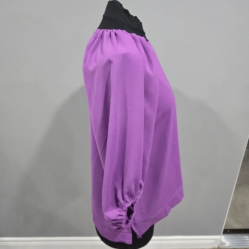 🐢 Cute Violet 💜 Blouse Size S NWOT.